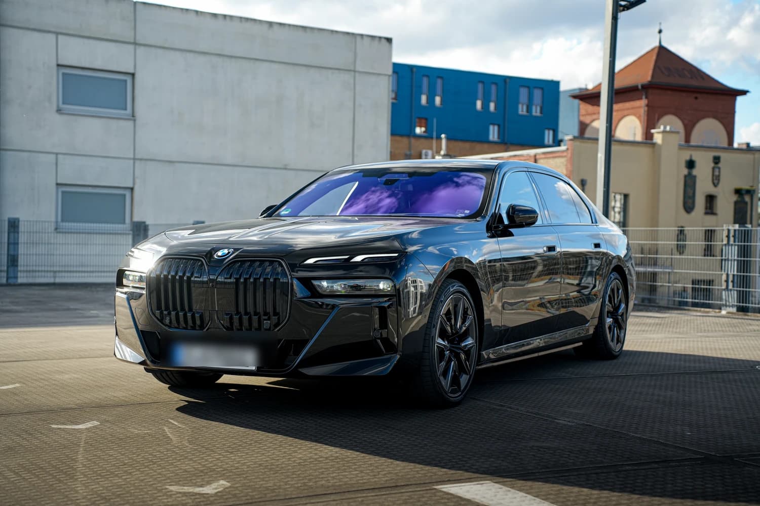 BMW 7 Series, side profile