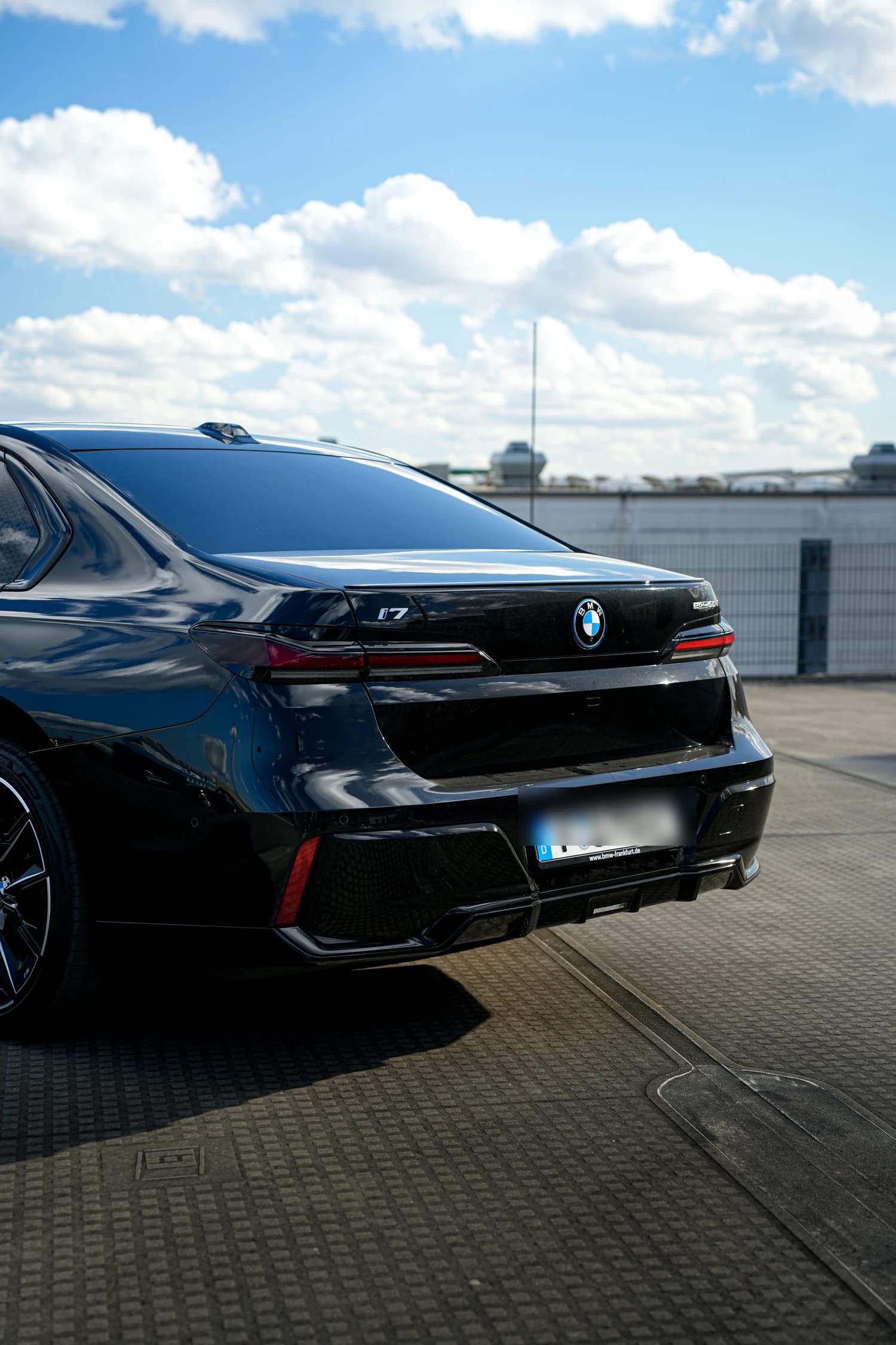 BMW 7 Series, front grille close-up
