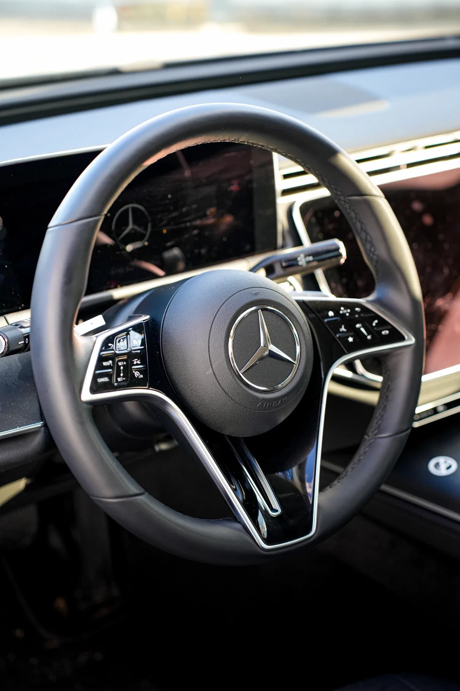 Mercedes-Benz E-Class, steering wheel detail